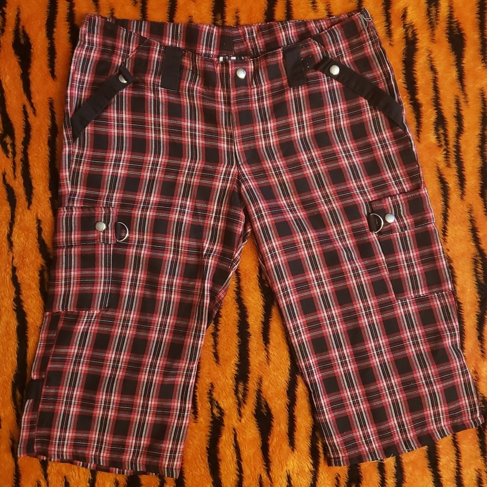 SUPER LOW FAT red and black plaid punk capris